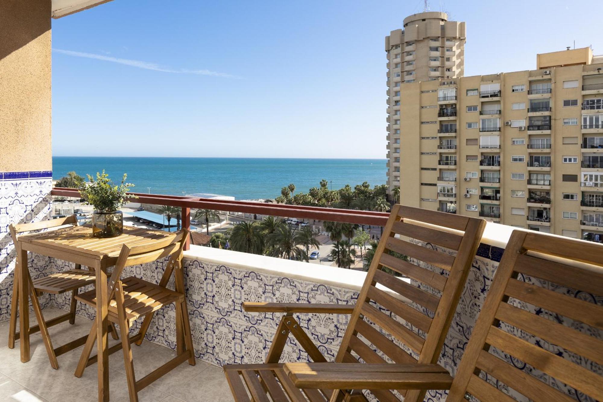 Beachfront Apartment With Terrace And Seaviews Фуэнхирола Экстерьер фото